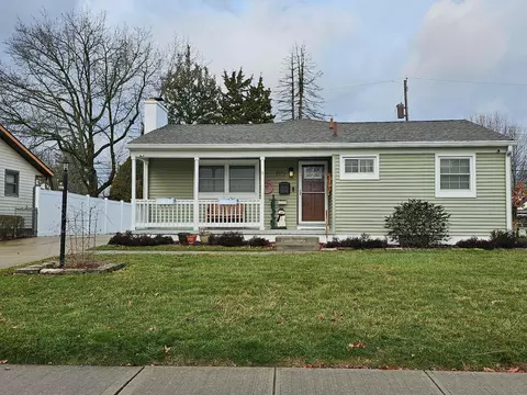 4179 Ashgrove Dr, Grove City, OH 43123