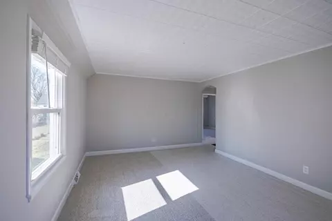 3473 Eisenhower Rd, Columbus, OH 43224 photo 6
