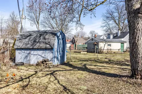 3473 Eisenhower Rd, Columbus, OH 43224 photo 4