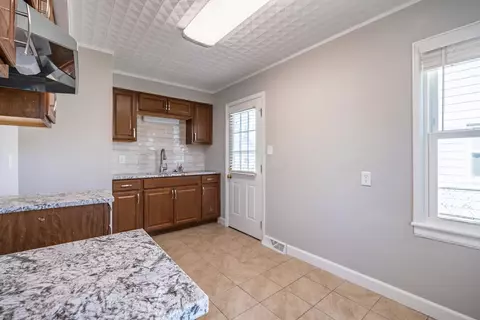 3473 Eisenhower Rd, Columbus, OH 43224 photo 13