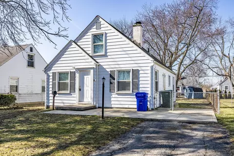 3473 Eisenhower Rd, Columbus, OH 43224 photo 2
