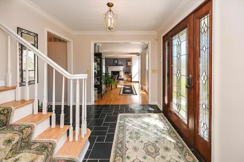 Entry Way - 523 Rollingrock Ln, Cincinnati, OH 45255 photo 3 of 5