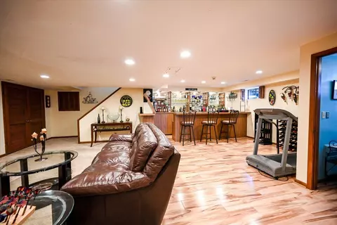 Living - 523 Rollingrock Ln, Cincinnati, OH 45255 photo 16 of 17