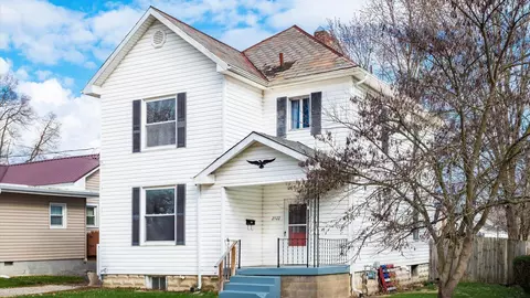 2522 Edison Ave, Zanesville, OH 43701