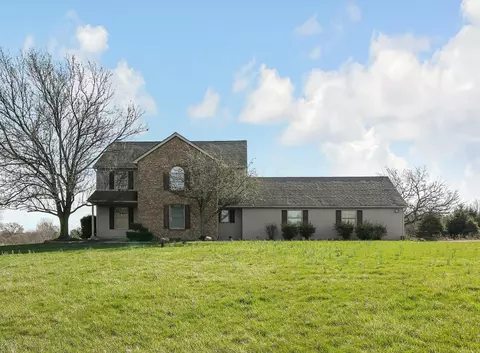 686 Betz Rd NW, Lancaster, OH 43130