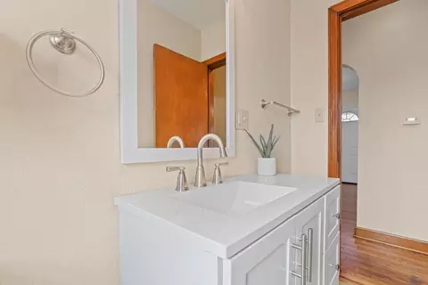 Bath - 33 E Postal Ave, Newark, OH 43055 photo 1 of 2