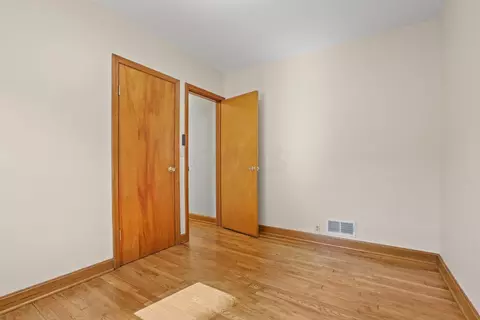 Bedroom - 33 E Postal Ave, Newark, OH 43055 photo 3 of 3