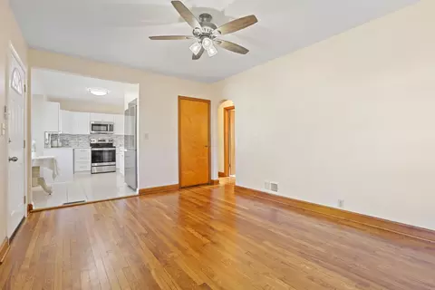 Living - 33 E Postal Ave, Newark, OH 43055 photo 1 of 2