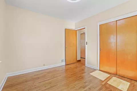 Bedroom - 33 E Postal Ave, Newark, OH 43055 photo 2 of 3