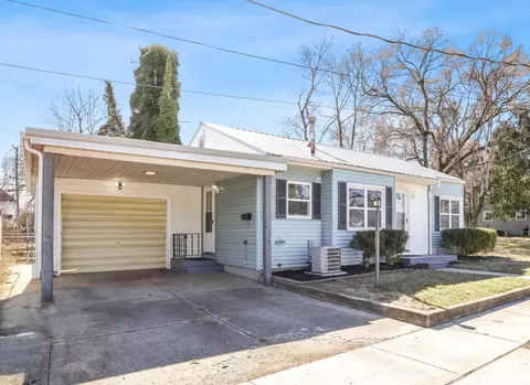 33 E Postal Ave, Newark, OH 43055