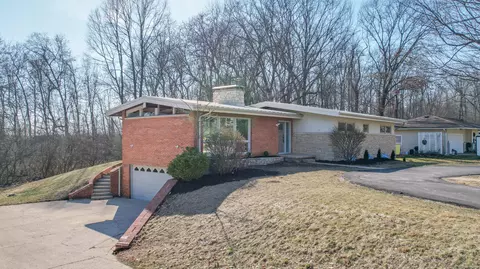 Exterior - 1637 Winding Trl, Springfield, OH 45503 photo 11 of 13