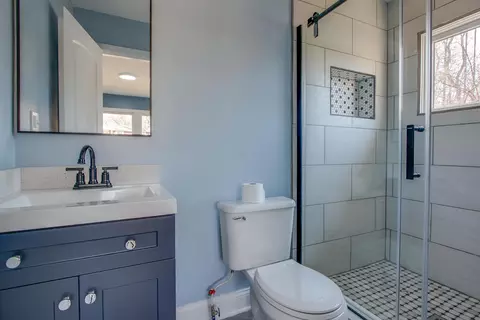 Bath - 1637 Winding Trl, Springfield, OH 45503 photo 1 of 7