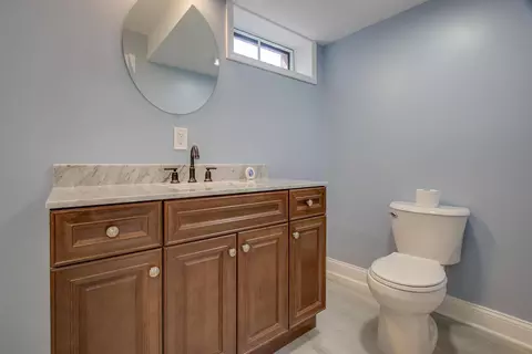Bath - 1637 Winding Trl, Springfield, OH 45503 photo 5 of 7