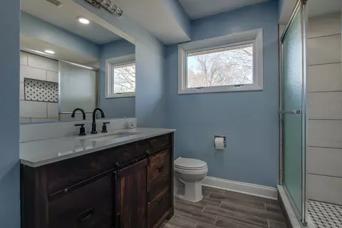 Bath - 1637 Winding Trl, Springfield, OH 45503 photo 3 of 7