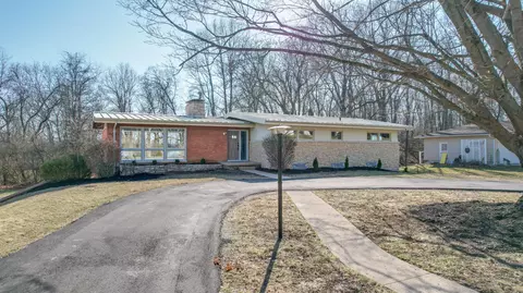 Exterior - 1637 Winding Trl, Springfield, OH 45503 photo 9 of 13