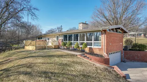 Exterior - 1637 Winding Trl, Springfield, OH 45503 photo 2 of 13