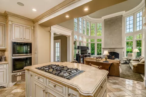 Kitchen - 5580 Riverside Dr, Dublin, OH 43017 photo 2 of 3