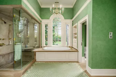 Bath - 5580 Riverside Dr, Dublin, OH 43017 photo 1 of 3