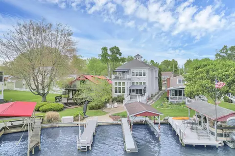 182 Cranberry Ln, Buckeye Lake, OH 43008