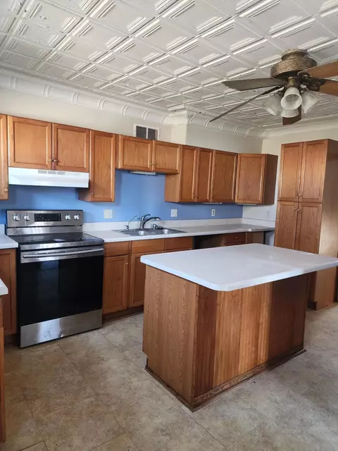 Kitchen - 336 Lancaster Pike, Circleville, OH 43113 photo 1 of 1