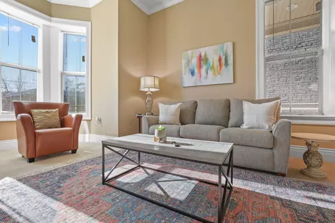 Living - 1066 E Long St, Columbus, OH 43203 photo 1 of 2
