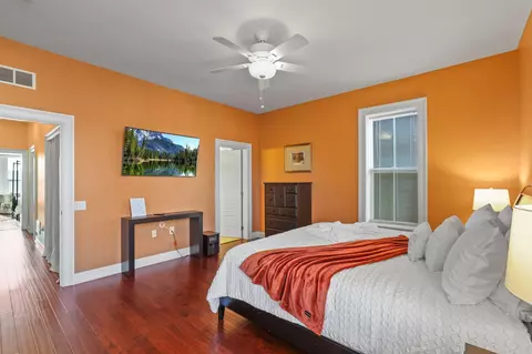 Bedroom - 1066 E Long St, Columbus, OH 43203 photo 4 of 6