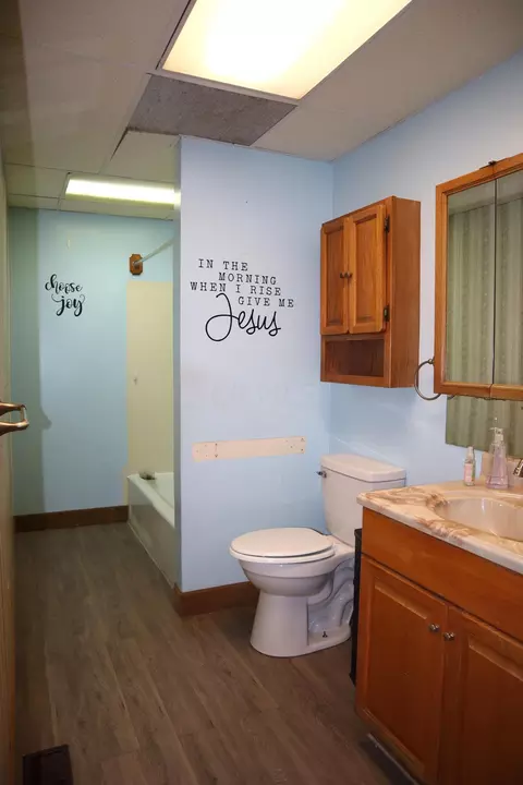 Bath - 2565 Capaldi Dr, Marion, OH 43302 photo 1 of 4