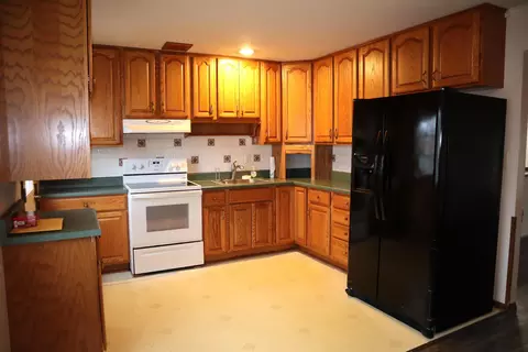 Kitchen - 2565 Capaldi Dr, Marion, OH 43302 photo 1 of 2