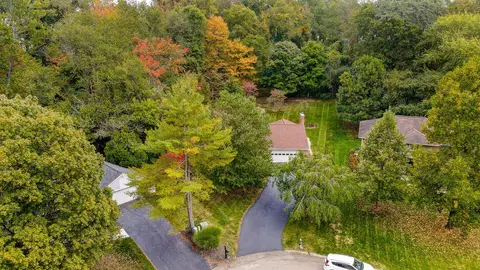 1350 Pembroke Ct, Newark, OH 43055