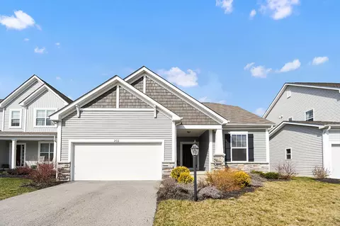 202 Fanshell Dr, Plain City, OH 43064