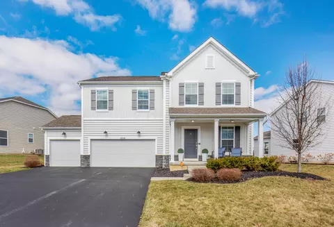 12099 Herons Landing Dr NW, Pickerington, OH 43147