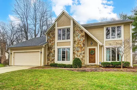 6732 Heathview St, Worthington, OH 43085