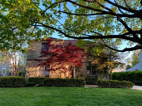 1537 Essex Rd, Columbus, OH 43221