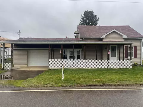 728 Buckeye St, Coshocton, OH 43812