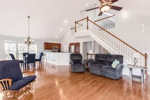 Living - 5917 Dunabbey Loop, Dublin, OH 43017 photo 2 of 4