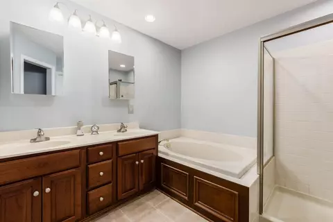 Bath - 5917 Dunabbey Loop, Dublin, OH 43017 photo 2 of 5
