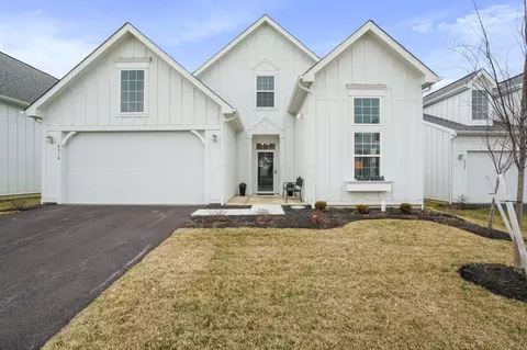 4516 Winding Oak Dr, Delaware, OH 43015