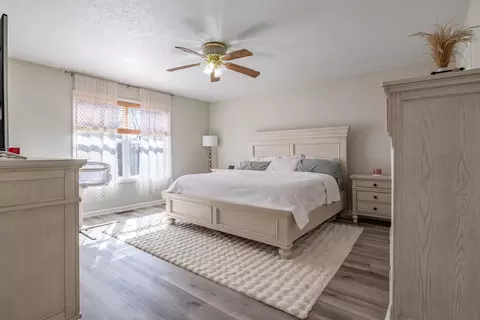 Bedroom - 4909 E County Line Rd, Springfield, OH 45502 photo 1 of 7