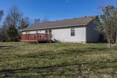 Exterior - 4909 E County Line Rd, Springfield, OH 45502 photo 3 of 3
