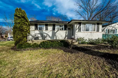 5296 Roche Pl, Columbus, OH 43229