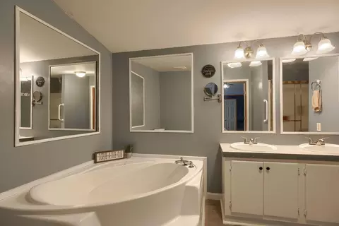 Bath - 157 Coffman St, Jackson, OH 45640 photo 2 of 6