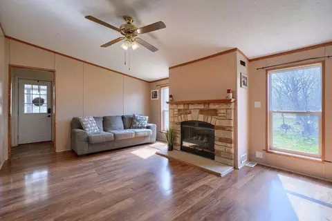 Living - 157 Coffman St, Jackson, OH 45640 photo 2 of 5