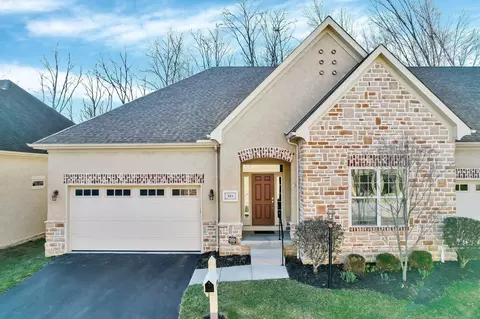 385 Ridgemoor Ln, Westerville, OH 43082