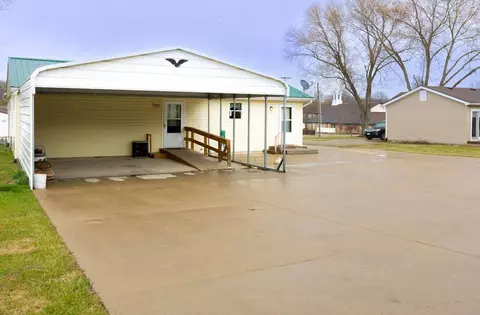 Exterior - 110 Breaden Ave, Jackson, OH 45640 photo 3 of 5