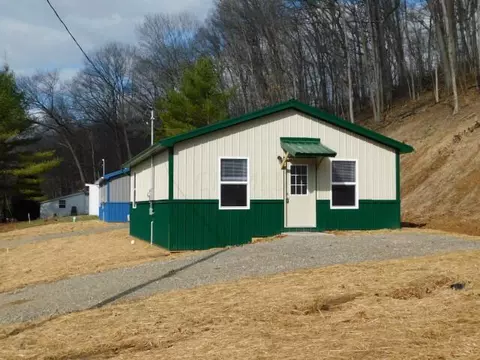 784 Washington Ave, Logan, OH 43138