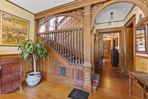 140 Buttles Ave, Columbus, OH 43215