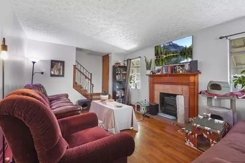 Living - 259 Eldon Ave, Columbus, OH 43204 photo 1 of 4