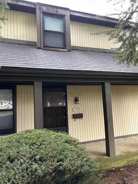 1591 Mcnaughten Rd, Columbus, OH 43232
