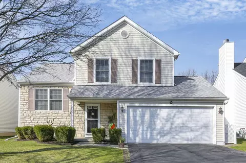 8599 Fernbrook Dr, Lewis Center, OH 43035