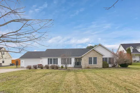 160 Conn Dr, Newark, OH 43055